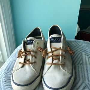 Women’s Sperry cream slide on sneakers